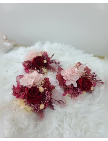 酒紅色玫瑰襟花(保鮮花)